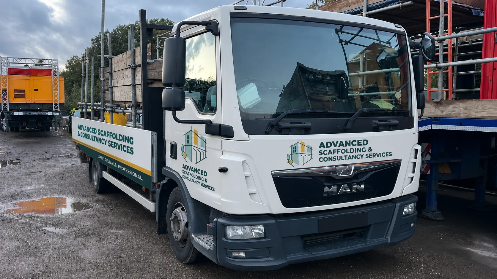 Advanced Scaffolding and Consultancy Services branded scaffolding vehicle